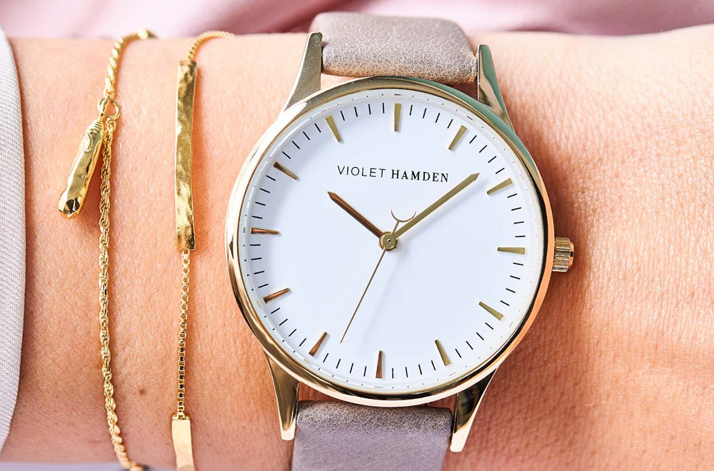 Horloge van Violet Hamden