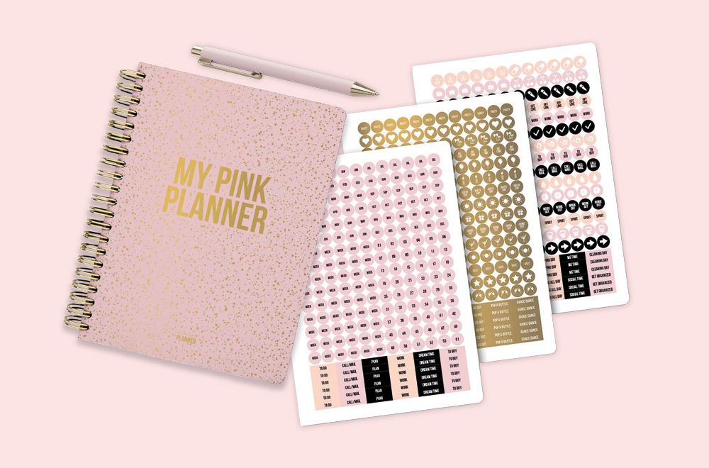 Plannen maken wordt heel makkelijk en leuk met deze Pink planner van Invulboekjes